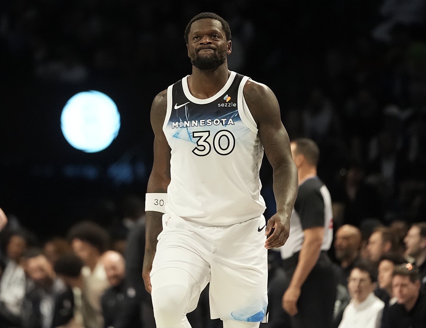 包含赛地聚焦——NBA季后赛转会期热度飙升，拉齐奥更衣室发声，目标明确，赛季目标并未改变的词条